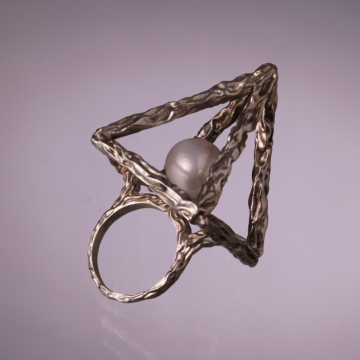 Anulus Pyramidis et Perlae