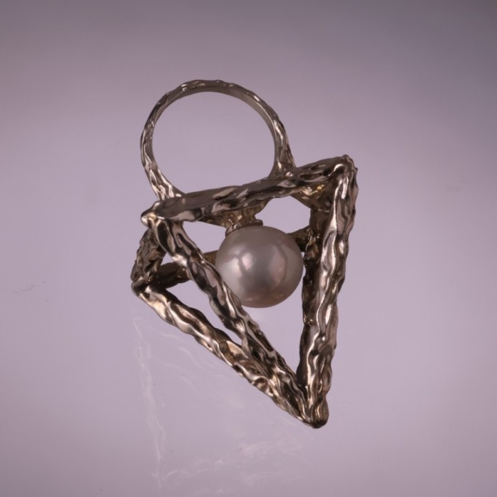 Anulus Pyramidis et Perlae