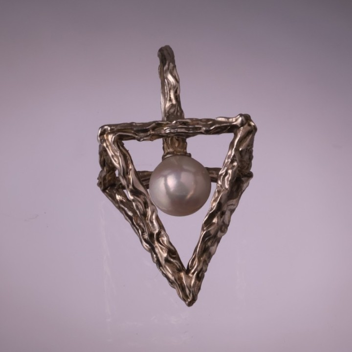 Anulus Pyramidis et Perlae