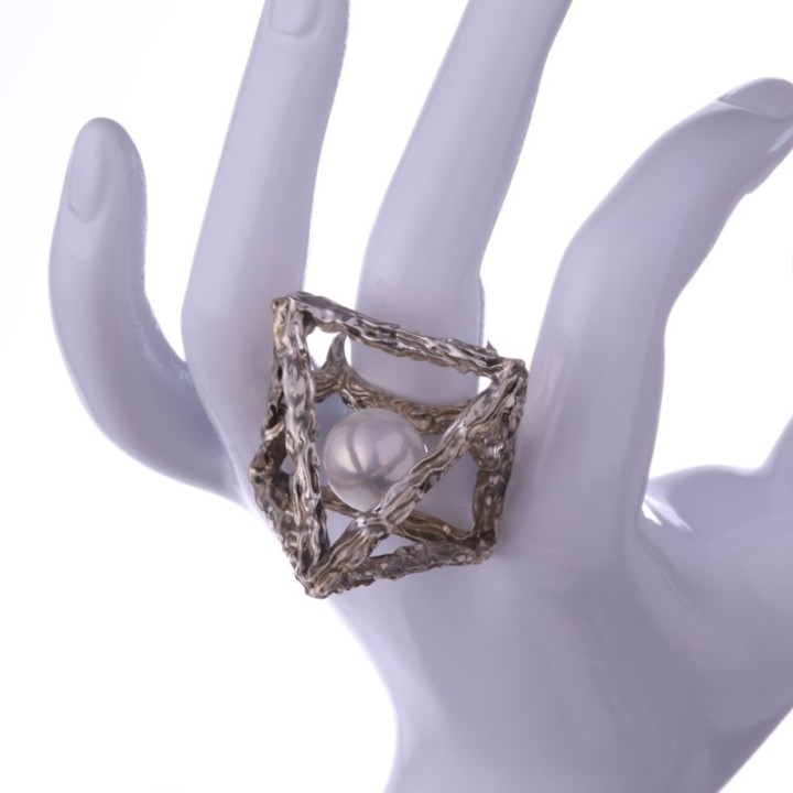 Anulus Pyramidis et Perlae